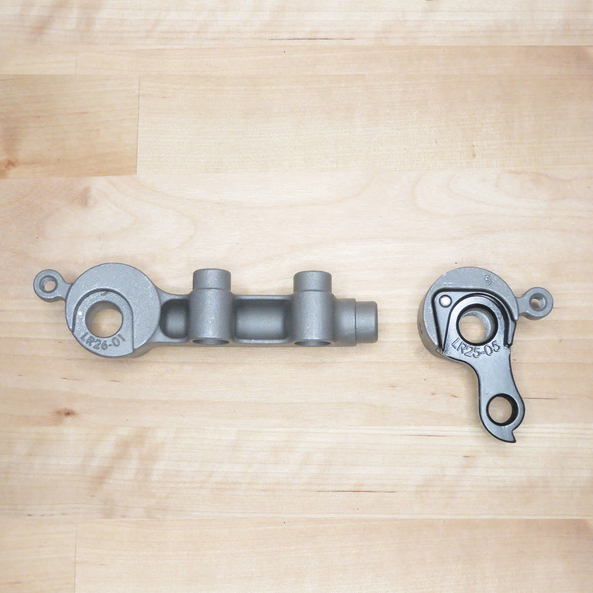 ドロップアウト Steel Cast Flat Mount Thru-Axle Rear Dropouts – Metal-Guru.com